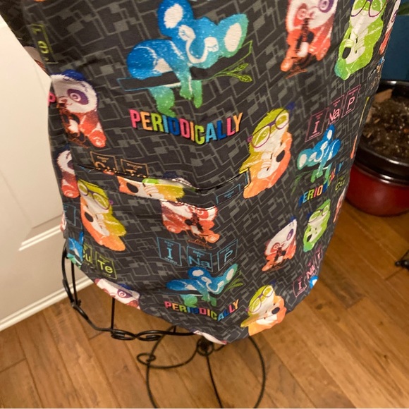 New Cherokee Modern Classic v-neck Grey Animals Extra Small XS women scrub top - Picture 7 of 10